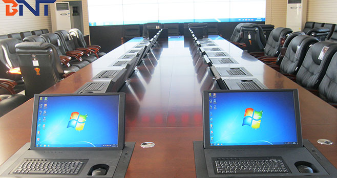 中国公安局侦察系统-20台电动翻转器集成19“屏幕，键盘鼠标