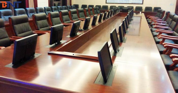 Boente显示器升降器在越南的视频会议系统中使用