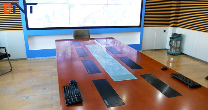 Boente为泰国的会议视频系统提供8台液晶屏升降器 BBL-24B