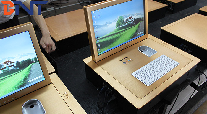 生产40台BF6-17.3液晶屏翻转器到沙特阿拉伯