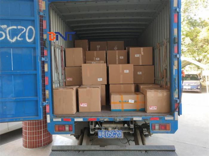 于2019-11-19日完成出货到罗马尼亚的手动翻转器和电动翻转器