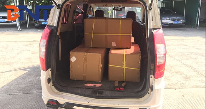 2020年6月19日广州博摁特高新科技有限公司600个毛刷翻盖线盒发往东南亚