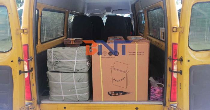 2020-10-09广州市博摁特高新科技有限公司发货5台超薄带麦同步升降器到东南亚