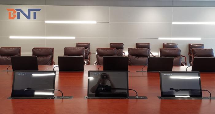 BNT BLM-17.3超薄升降器 用于惠州某公司的高级培训中心