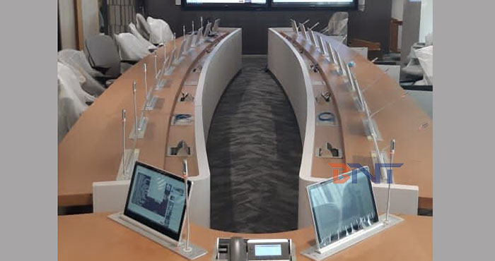 博摁特23台超薄同步升降器用于印度尼西亚某高级会议室