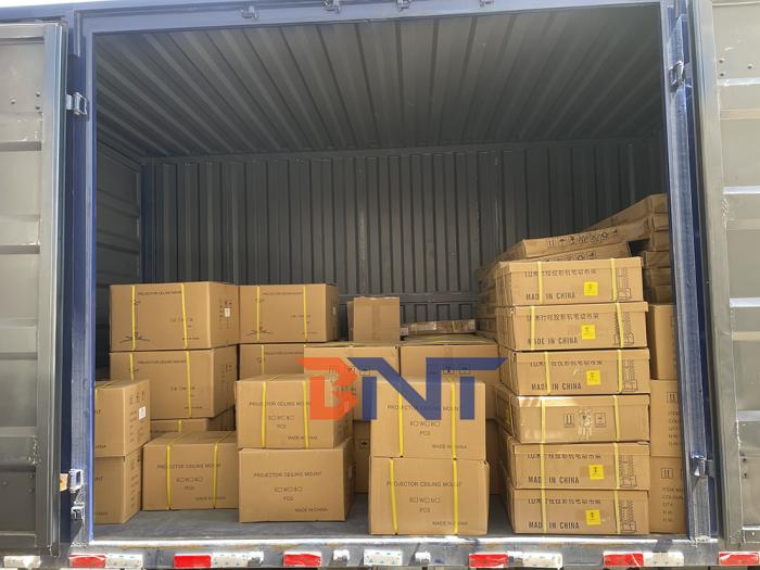 2021-05-27博摁特发货吊架移动推车插座共83套到摩洛哥