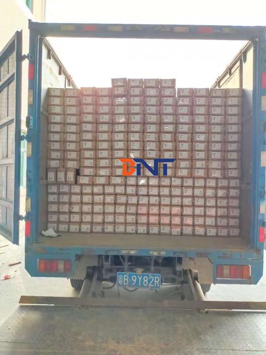 2021-6-8 BNT发货500套投影幕到南美