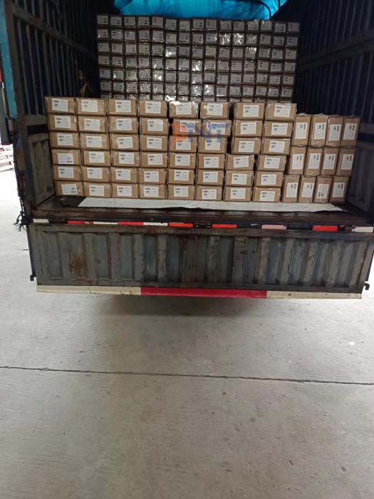 2021.10.9博摁特向智利发货240条投影幕