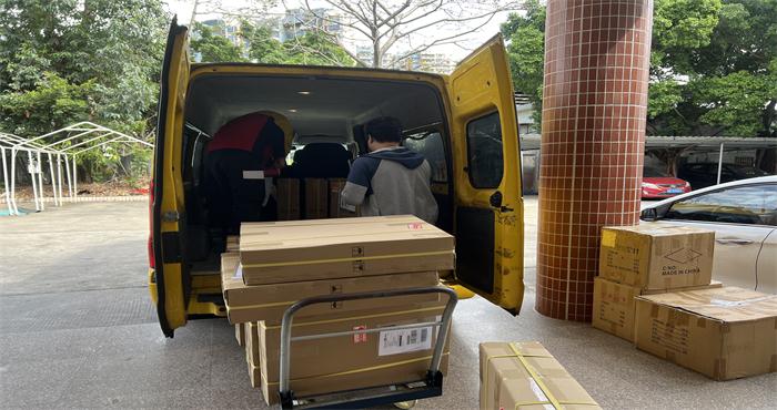 2022-03-07博摁特发货15套全铝超薄升降器到北美