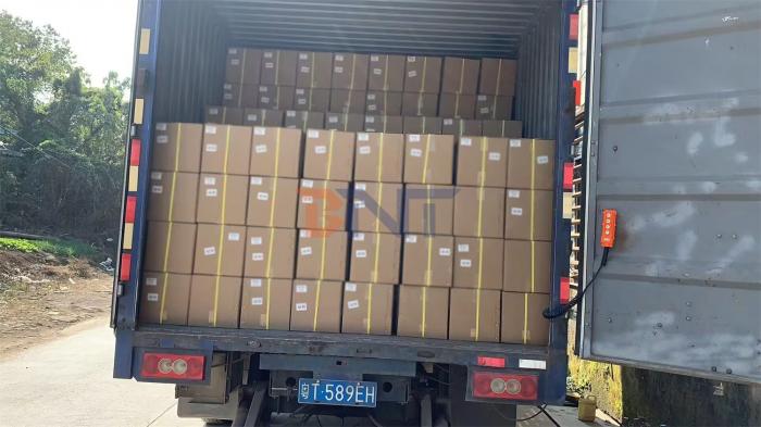 2024-01-04博摁特向亚洲某国发货4440套桌面插座