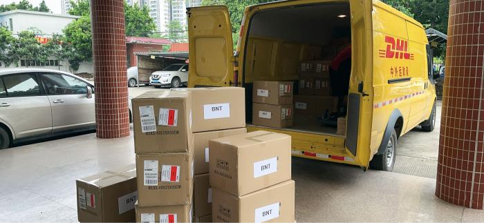 2024-4-24博摁特向印度发货300套新款夹桌插座