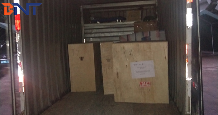 2018-10-10 Sent 800 sets LCD monitor lift To India